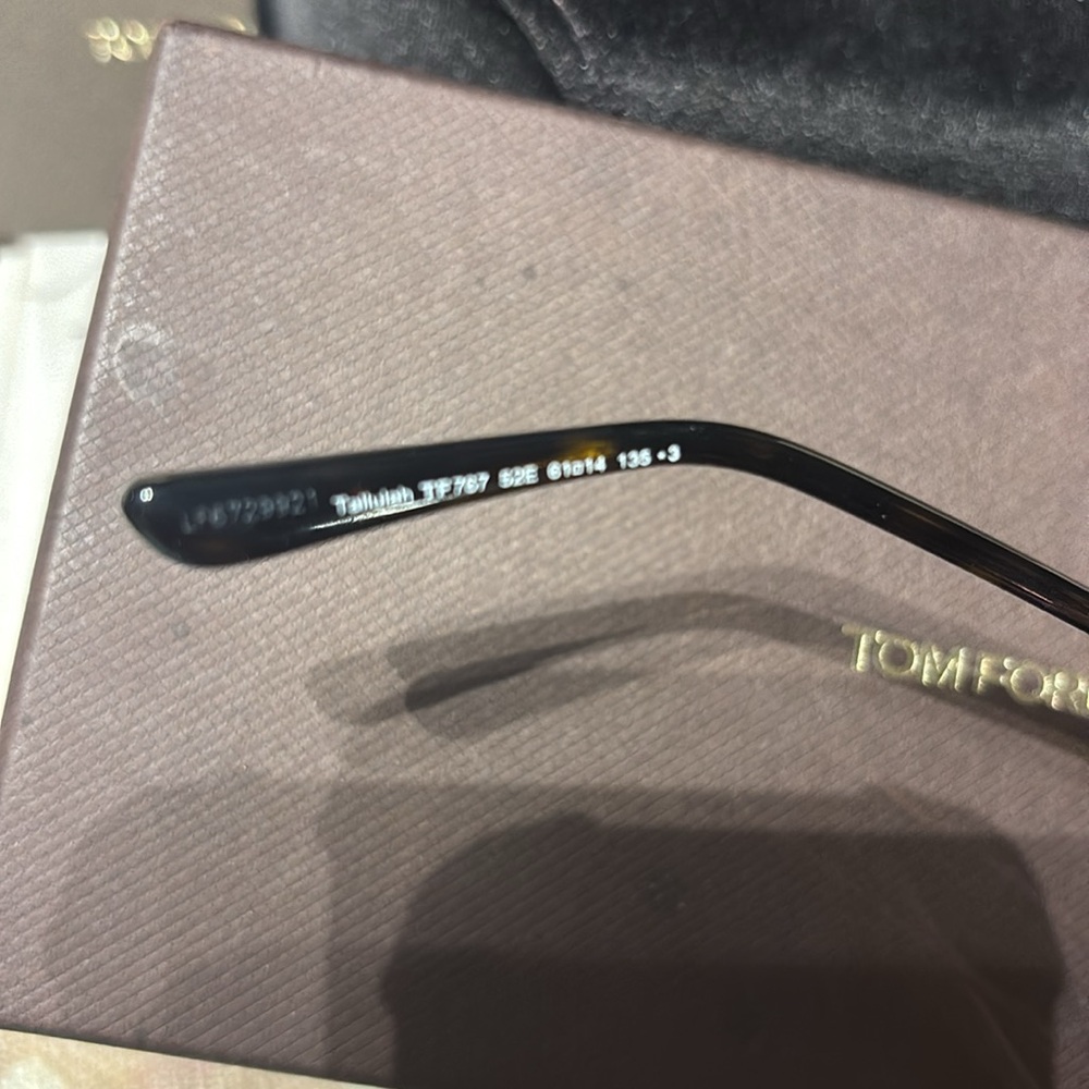 Tom Ford Tallulah Sunglasses - Picture 5 of 9